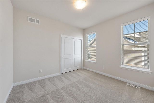 394 Sandy CIRCLE, Pewaukee, WI 53072