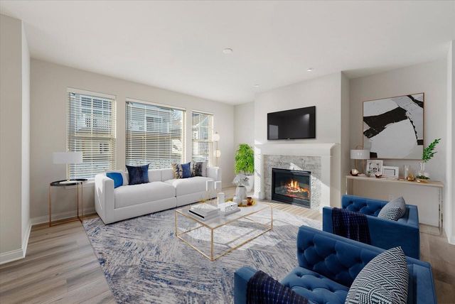 394 Sandy CIRCLE, Pewaukee, WI 53072