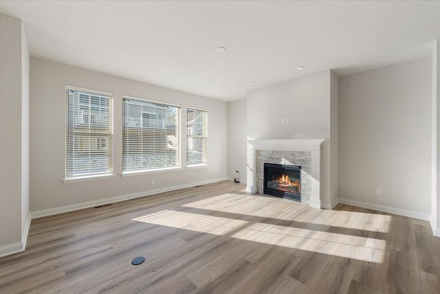 394 Sandy CIRCLE, Pewaukee, WI 53072