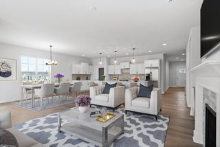 394 Sandy CIRCLE, Pewaukee, WI 53072