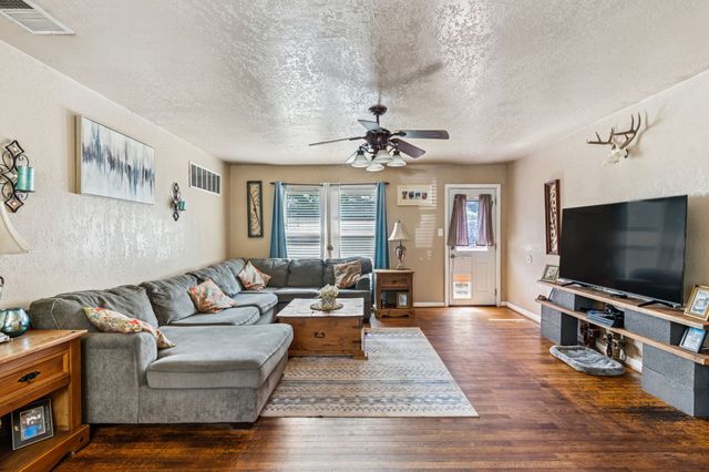 1321 S Lamar Street, Weatherford, TX 76086