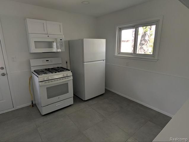 1256 Ferris Avenue, Lincoln Park, MI 48146