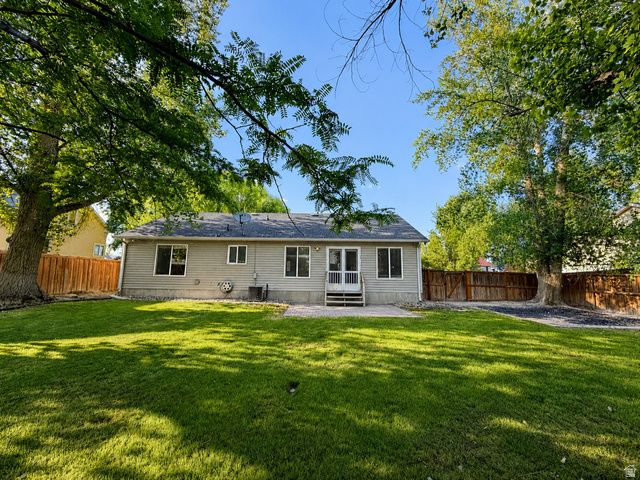 1320 E RAPTOR RD, Eagle Mountain, UT 84005