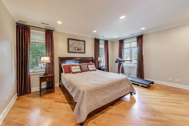 3472 W North Shore Avenue, Lincolnwood, IL 60712