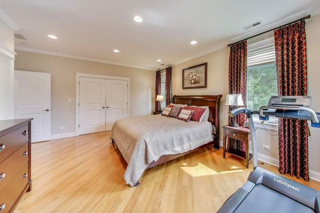3472 W North Shore Avenue, Lincolnwood, IL 60712