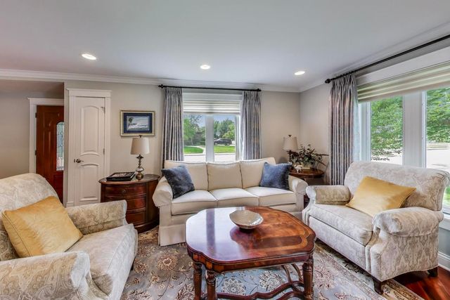 3472 W North Shore Avenue, Lincolnwood, IL 60712