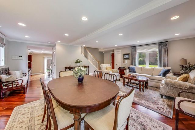3472 W North Shore Avenue, Lincolnwood, IL 60712