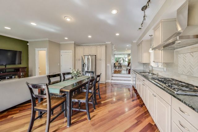 3472 W North Shore Avenue, Lincolnwood, IL 60712