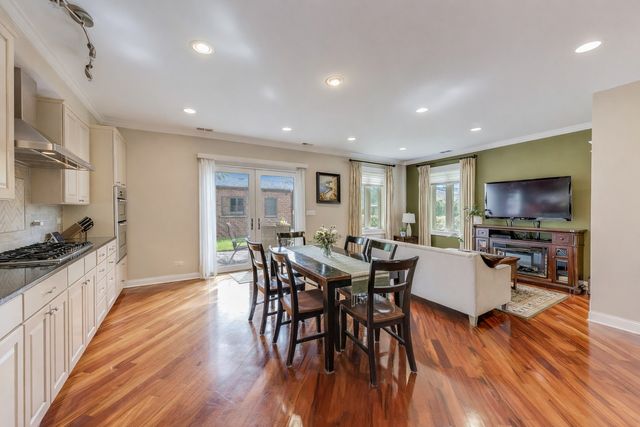 3472 W North Shore Avenue, Lincolnwood, IL 60712