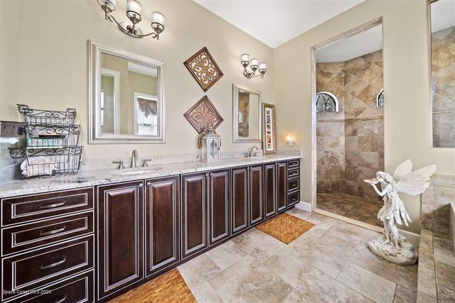 906 Casa Dolce Casa Circle, Rockledge, FL 32955