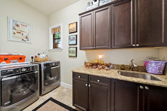 906 Casa Dolce Casa Circle, Rockledge, FL 32955