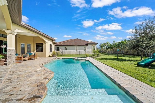 906 Casa Dolce Casa Circle, Rockledge, FL 32955