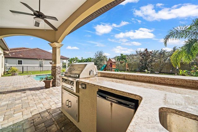 906 Casa Dolce Casa Circle, Rockledge, FL 32955