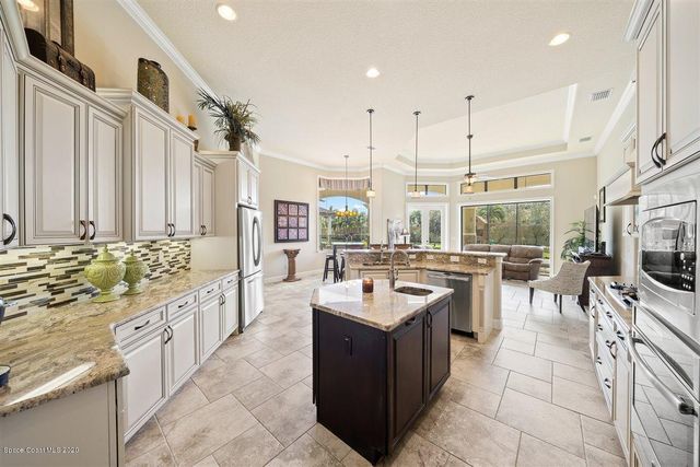 906 Casa Dolce Casa Circle, Rockledge, FL 32955