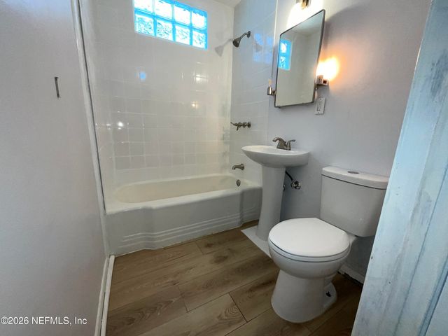 2737 LAKE SHORE Boulevard, Jacksonville, FL 32210