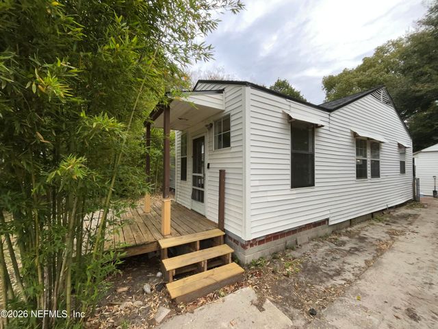 2737 LAKE SHORE Boulevard, Jacksonville, FL 32210