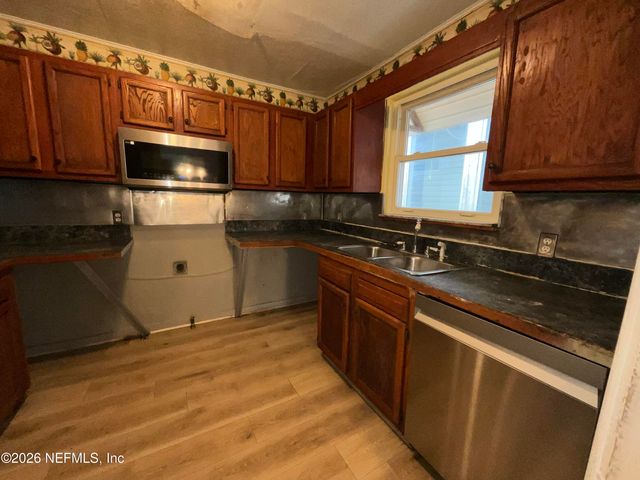 2737 LAKE SHORE Boulevard, Jacksonville, FL 32210