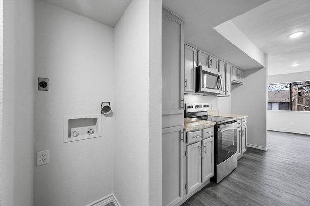 9825 Walnut Street 206, Dallas, TX 75243