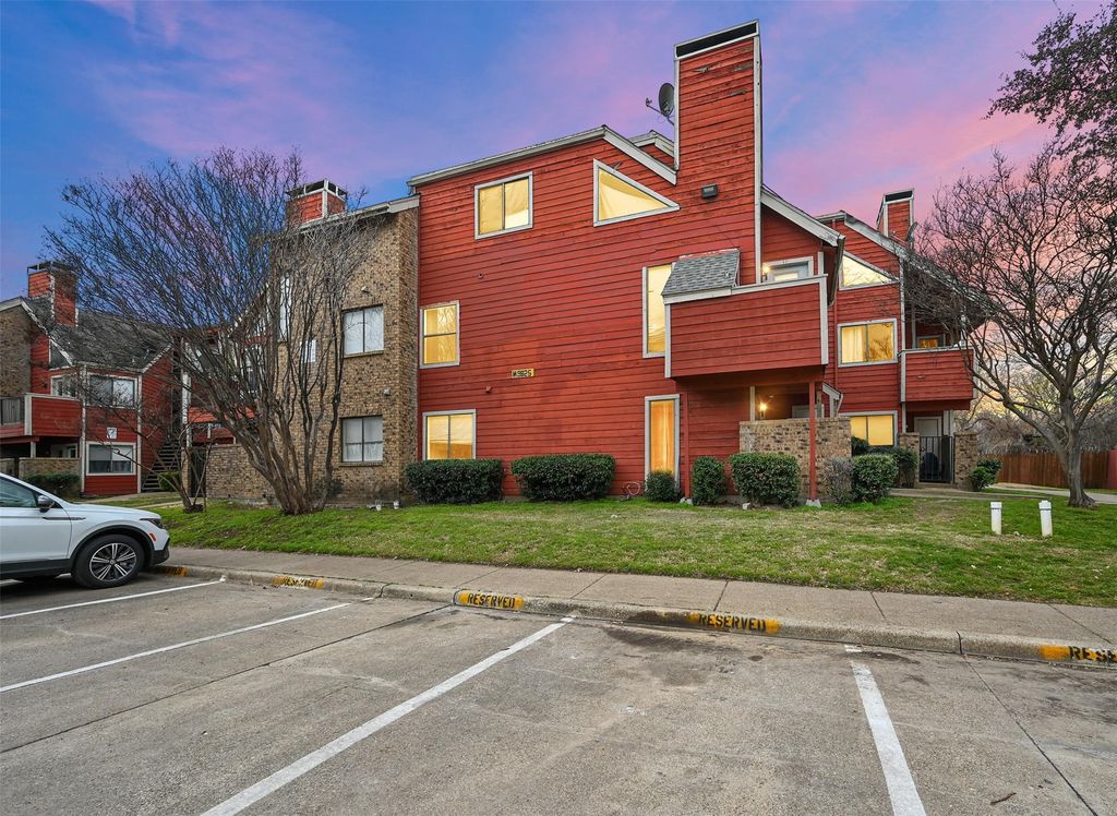 9825 Walnut Street 206, Dallas, TX 75243