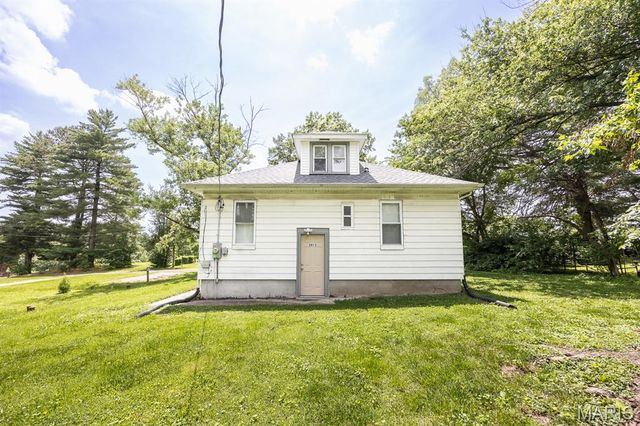 2015 Lake Avenue, Belleville, IL 62226