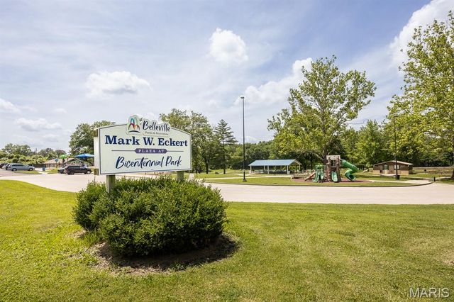 2015 Lake Avenue, Belleville, IL 62226