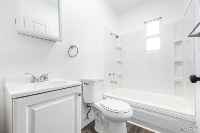 2015 Lake Avenue, Belleville, IL 62226