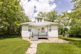 2015 Lake Avenue, Belleville, IL 62226