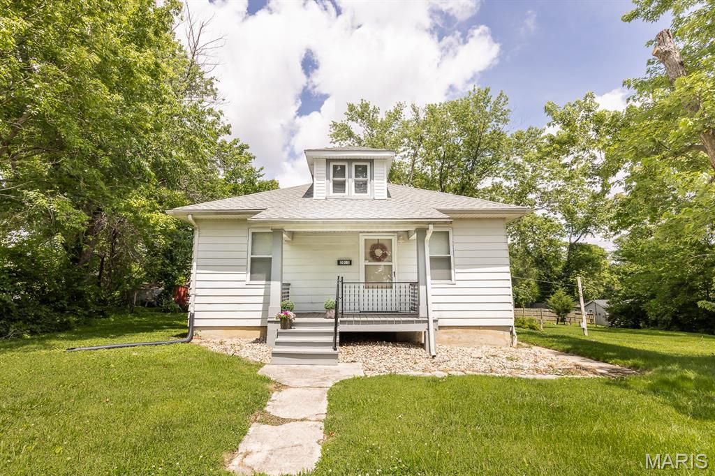 2015 Lake Avenue, Belleville, IL 62226