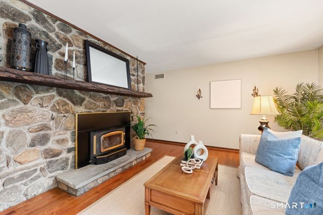 60 Shepard Hill Road, Newtown, CT 06470