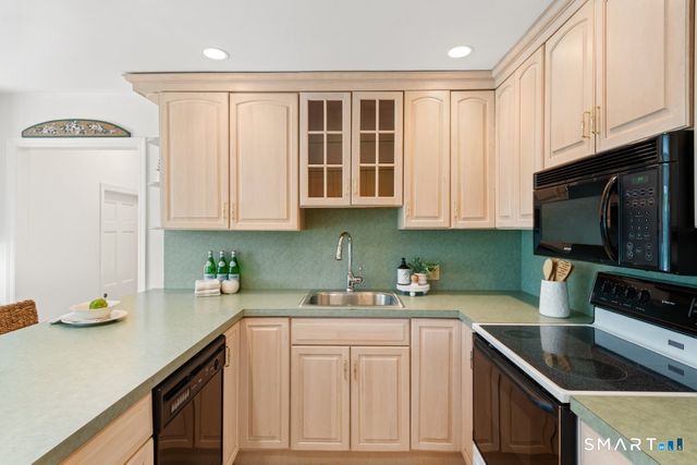 60 Shepard Hill Road, Newtown, CT 06470