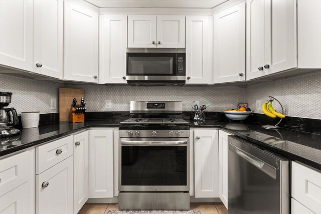 119 Revere St L, Canton, MA 02021