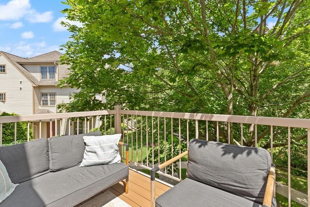 119 Revere St L, Canton, MA 02021