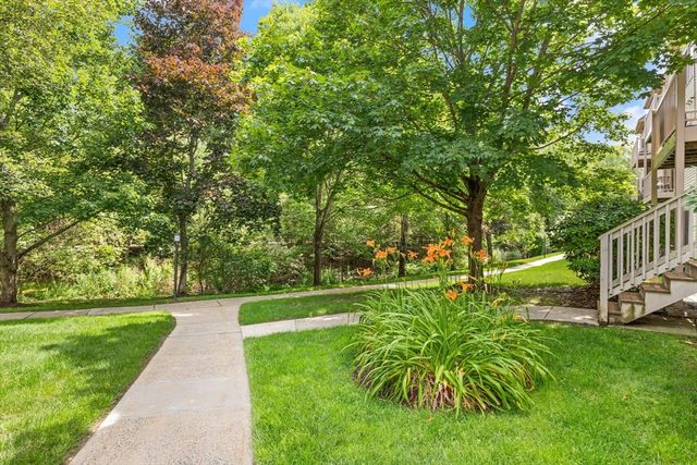 119 Revere St L, Canton, MA 02021