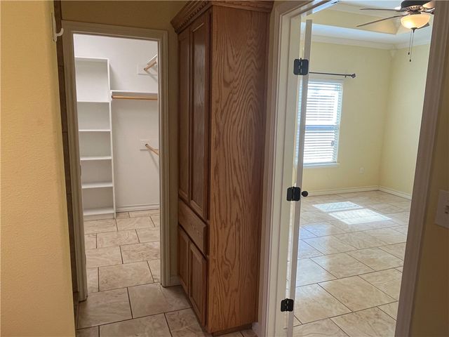 2565 Sands Dr, Corpus Christi, TX 78418