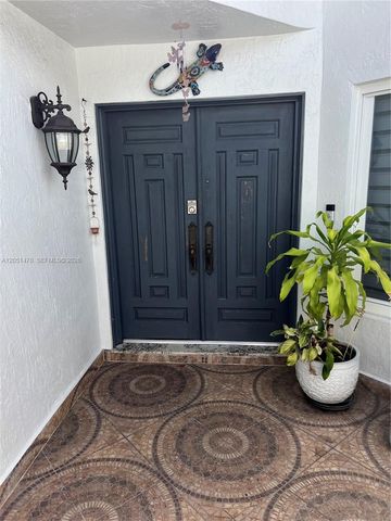 5861 SW 149th Ct, Miami, FL 33193