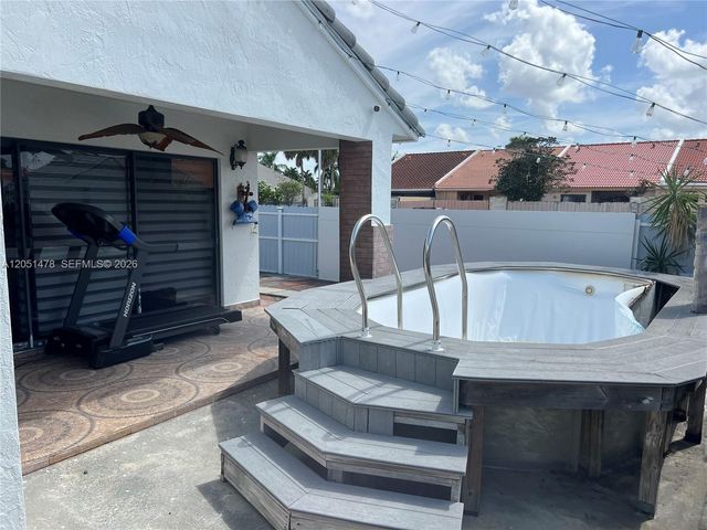 5861 SW 149th Ct, Miami, FL 33193