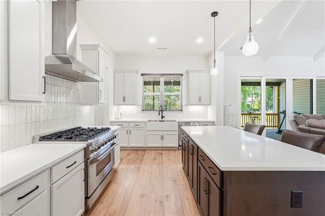 7606 Monty Drive, Kernersville, NC 27284
