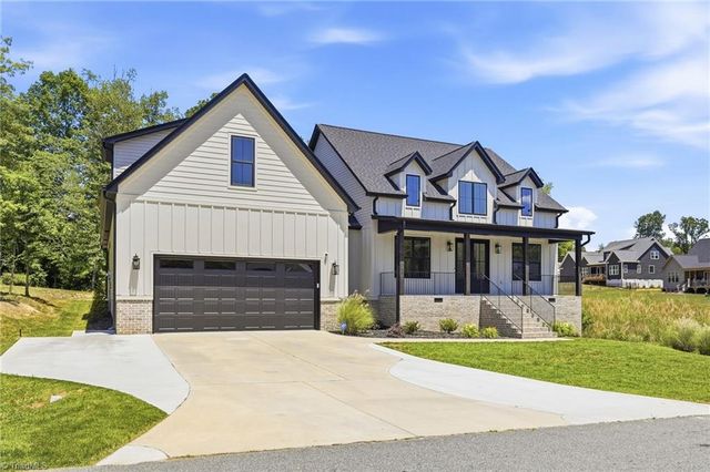 7606 Monty Drive, Kernersville, NC 27284