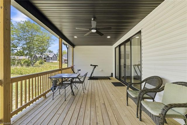 7606 Monty Drive, Kernersville, NC 27284