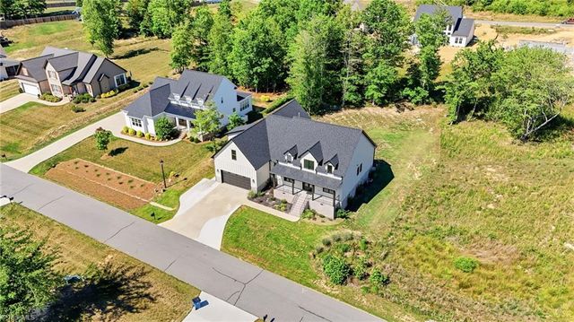 7606 Monty Drive, Kernersville, NC 27284