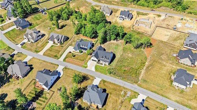 7606 Monty Drive, Kernersville, NC 27284
