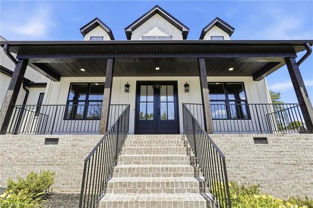 7606 Monty Drive, Kernersville, NC 27284
