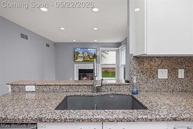 39456 Squire Road, Novi, MI 48375