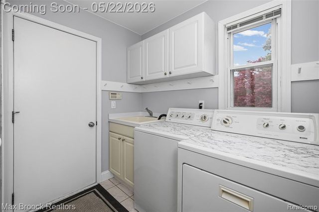 39456 Squire Road, Novi, MI 48375