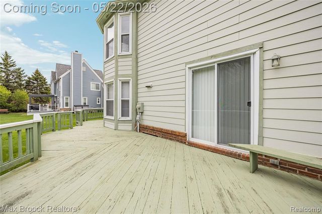 39456 Squire Road, Novi, MI 48375
