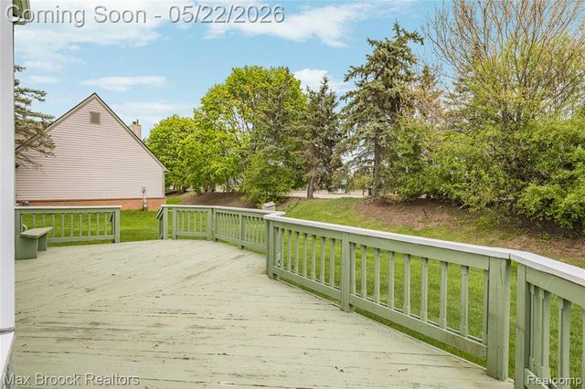 39456 Squire Road, Novi, MI 48375