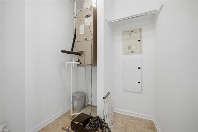 2424 Chancery Ln Apt 303, Chesapeake, VA 23321