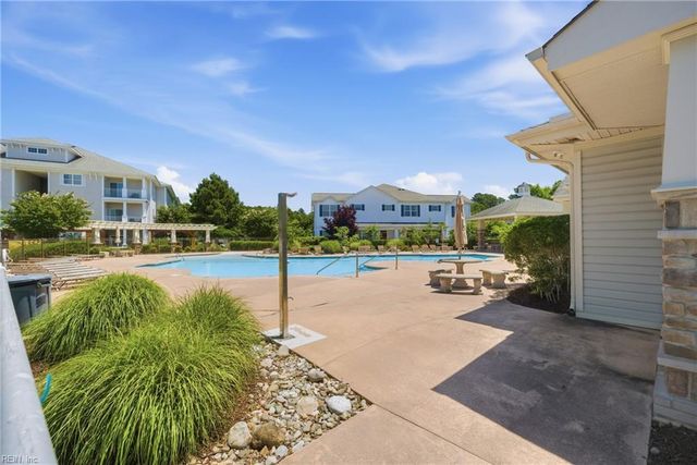 2424 Chancery Ln Apt 303, Chesapeake, VA 23321