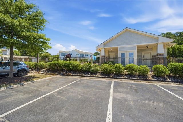 2424 Chancery Ln Apt 303, Chesapeake, VA 23321