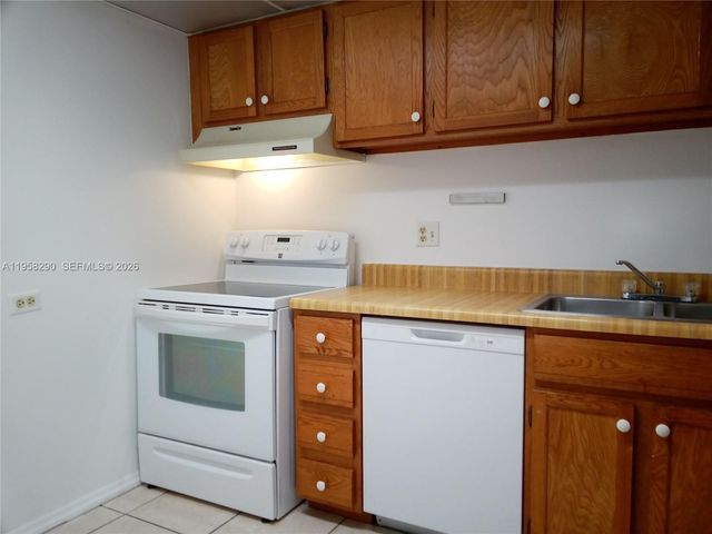 3720 Inverrary Drive 2S, Lauderhill, FL 33319